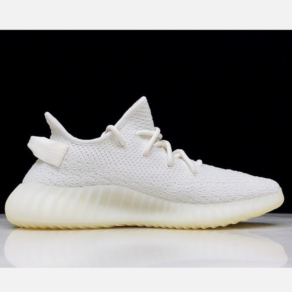 NWT Adidas Yeezy Boost 350 V2 Women's Sneakers in Cream Sz 7